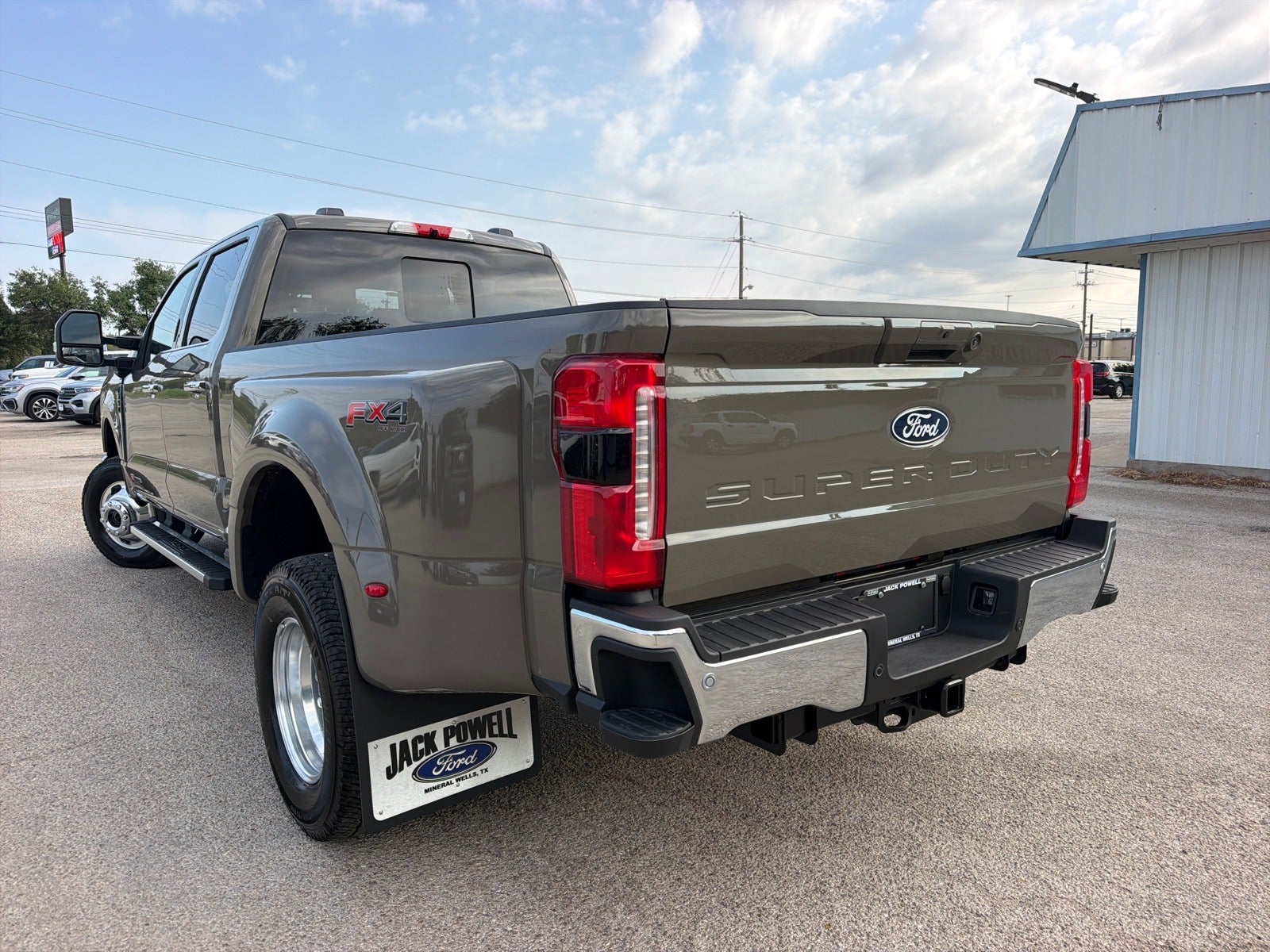 2027 Ford F-350 Super Duty Lariat