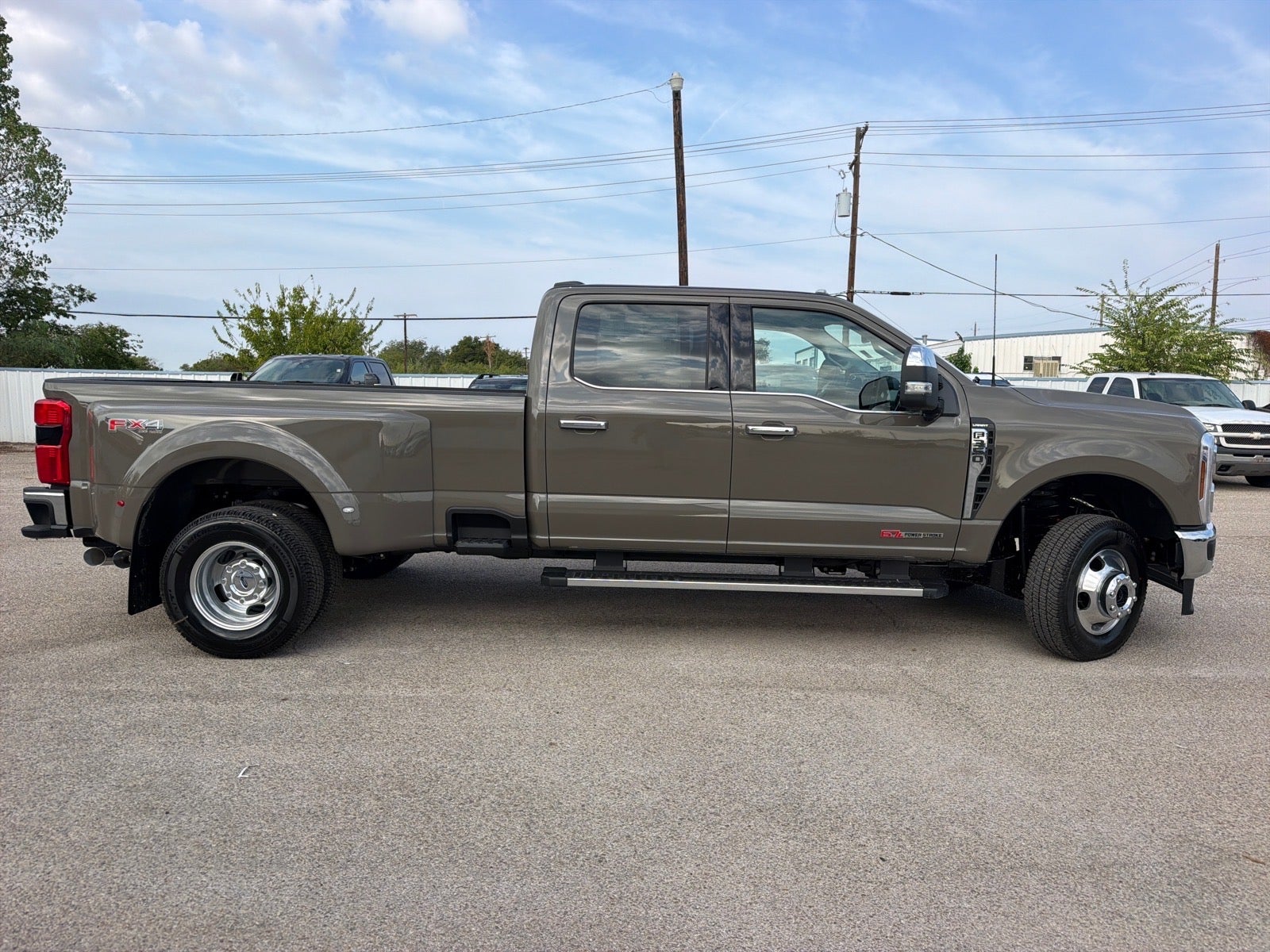 2027 Ford F-350 Super Duty Lariat