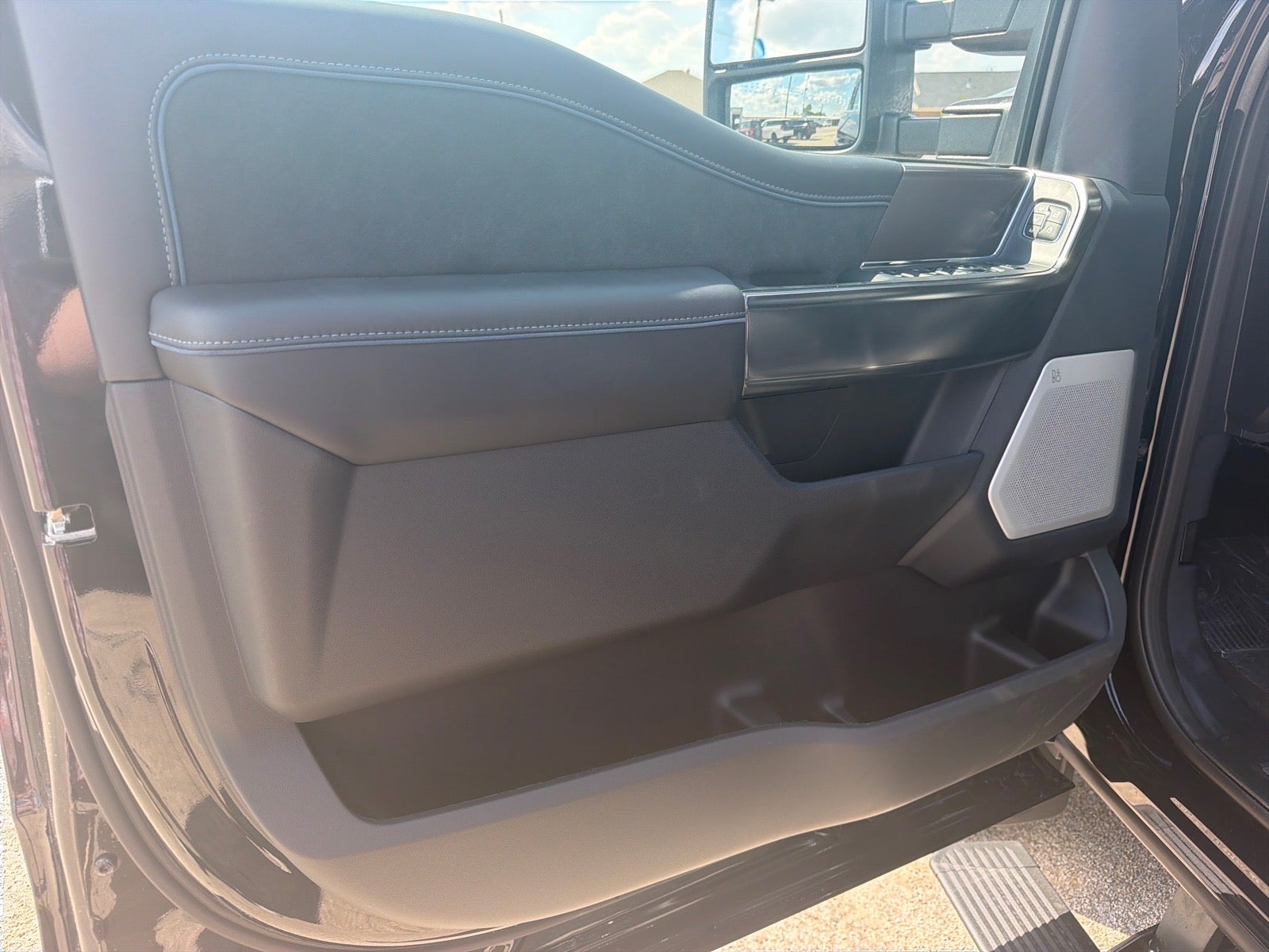 2027 Ford F-350 Super Duty Platinum