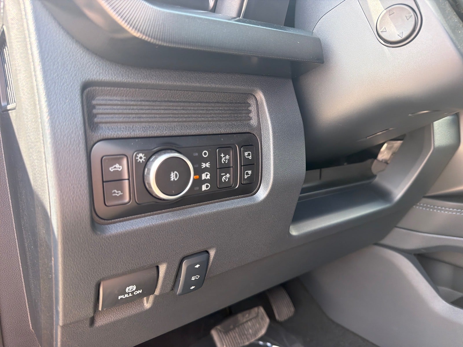 2027 Ford F-350 Super Duty Platinum
