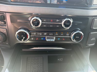 2027 Ford F-350 Super Duty Platinum
