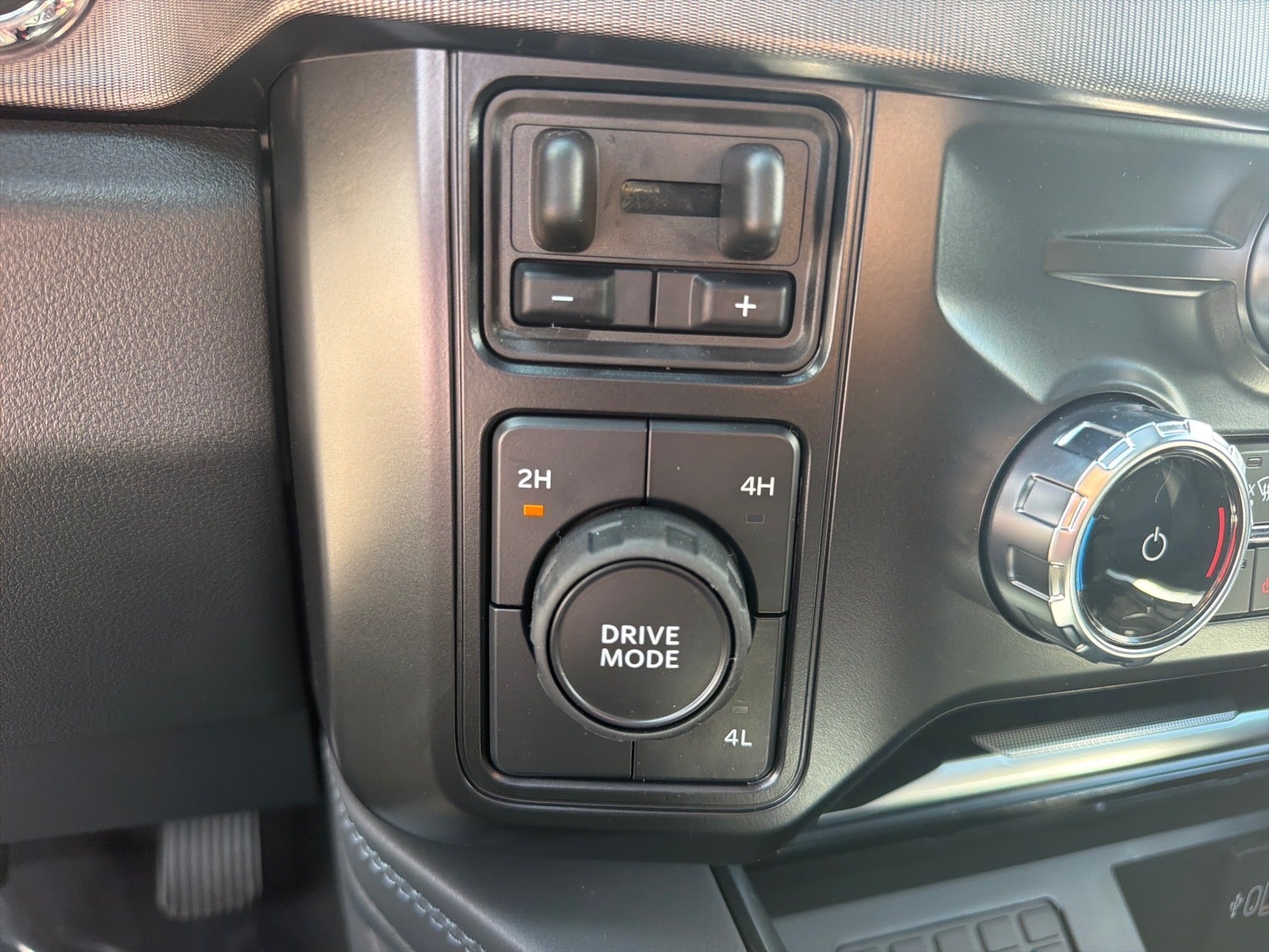 2027 Ford F-350 Super Duty Platinum