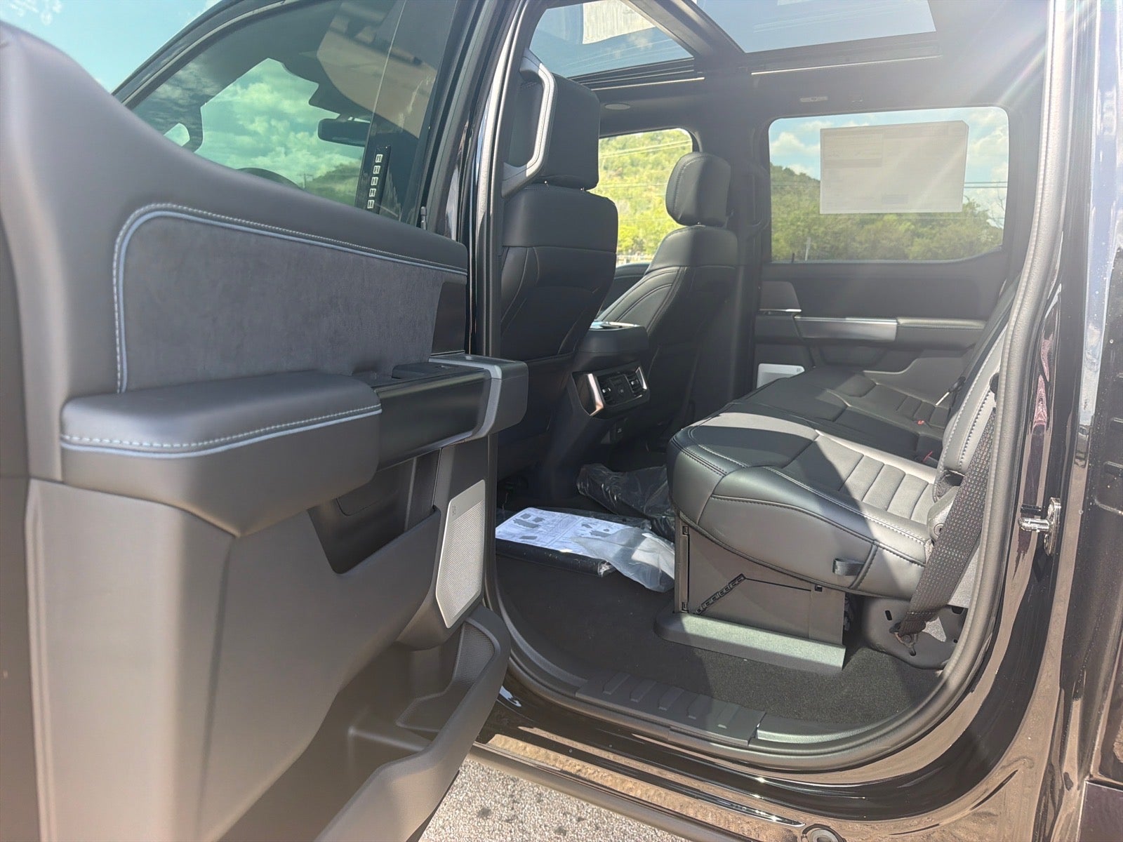 2027 Ford F-350 Super Duty Platinum