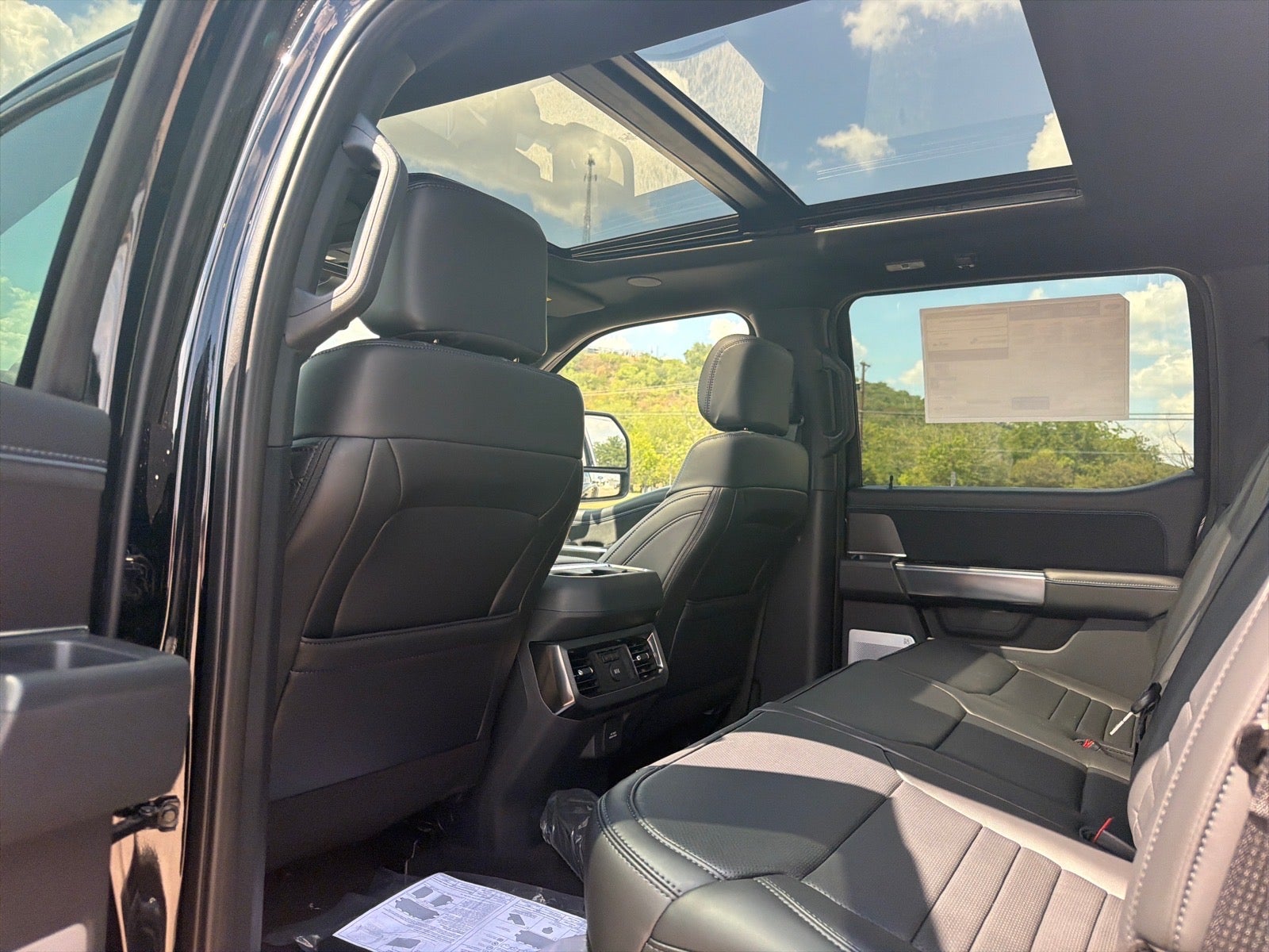 2027 Ford F-350 Super Duty Platinum