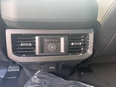 2027 Ford F-350 Super Duty Platinum