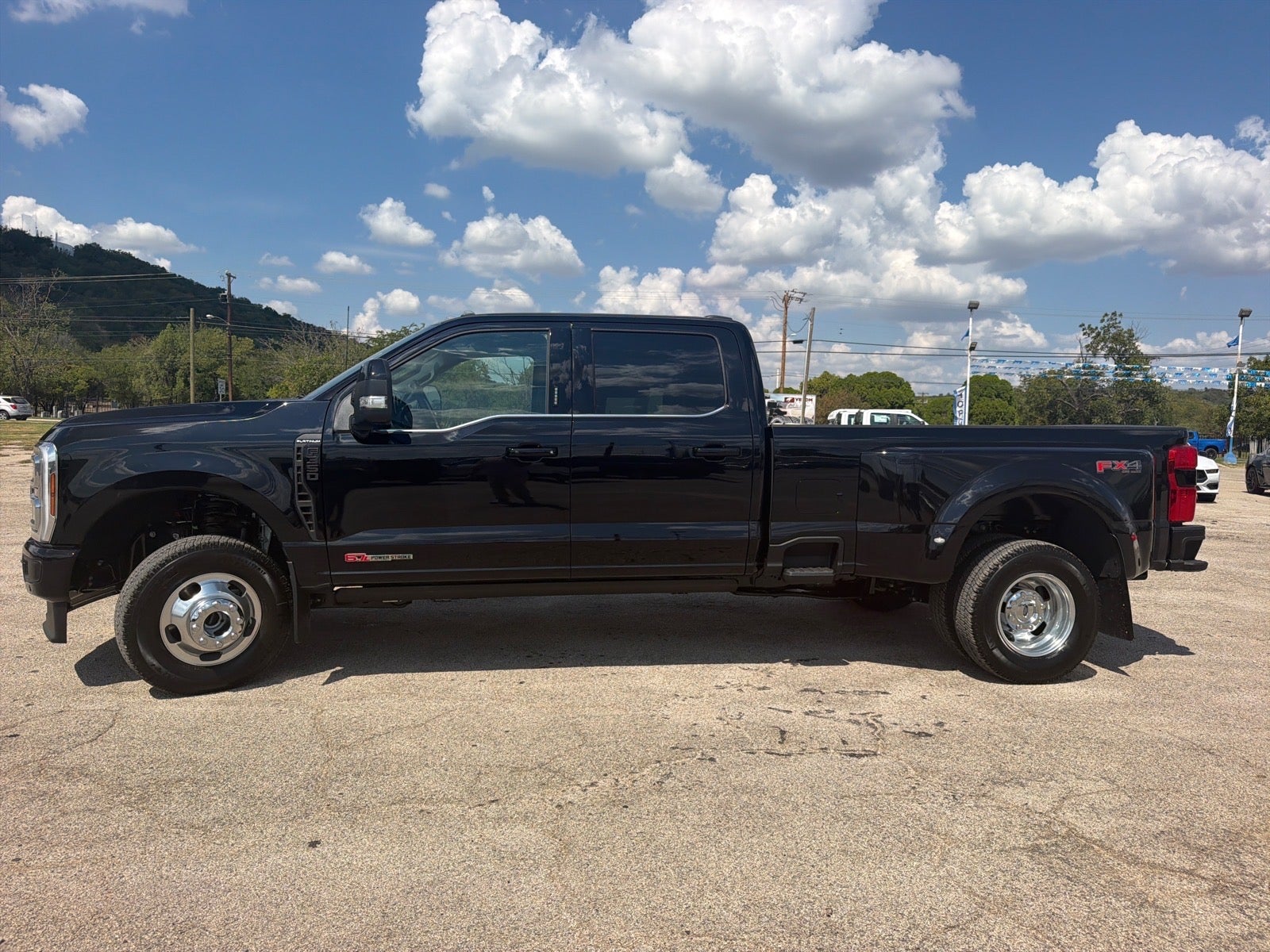 2027 Ford F-350 Super Duty Platinum