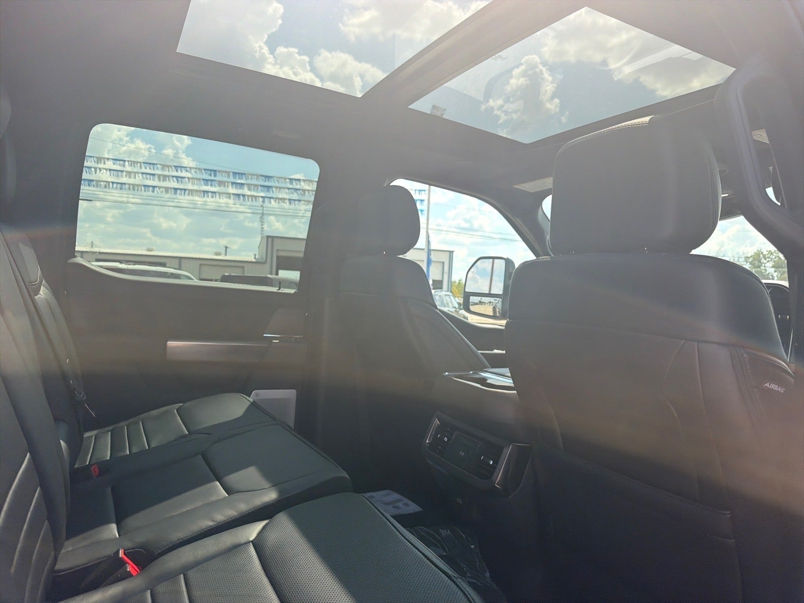 2027 Ford F-350 Super Duty Platinum