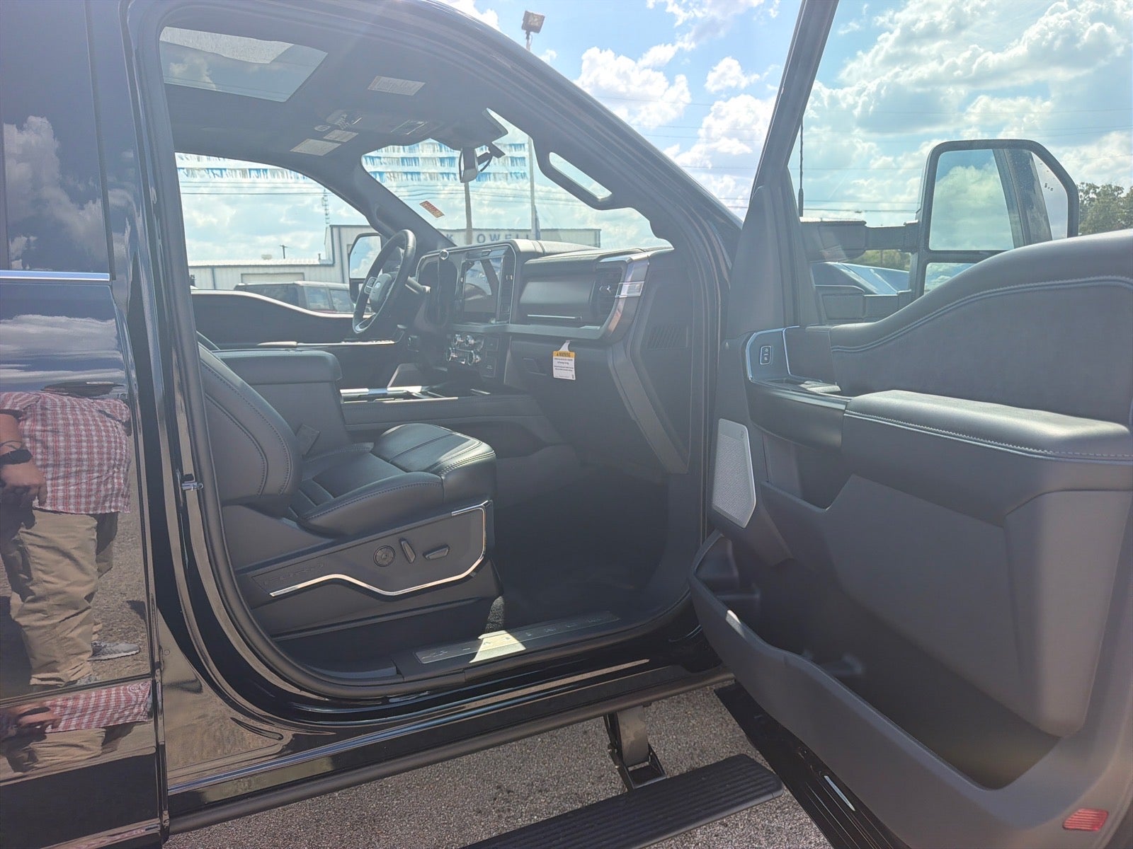 2027 Ford F-350 Super Duty Platinum