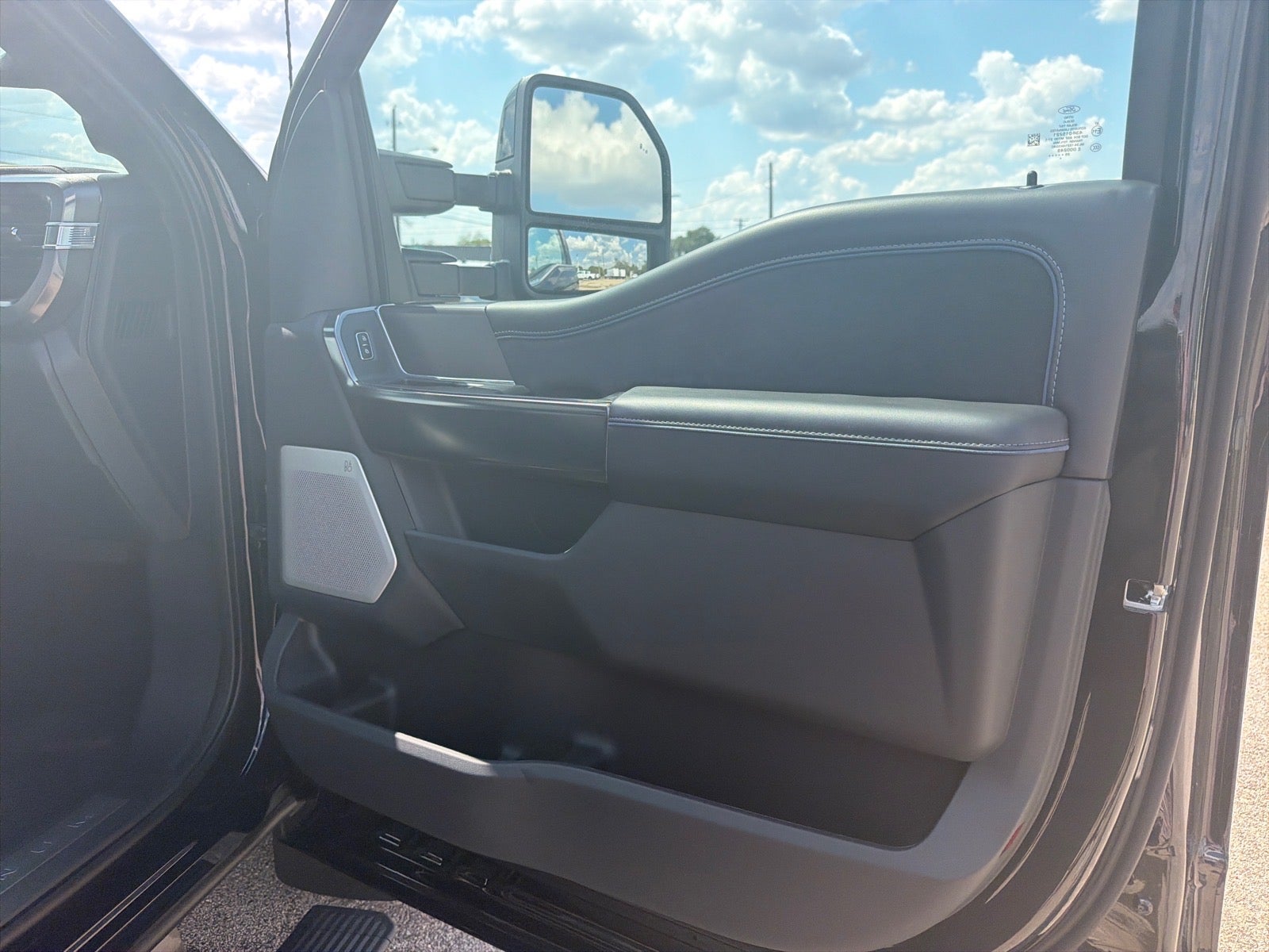 2027 Ford F-350 Super Duty Platinum