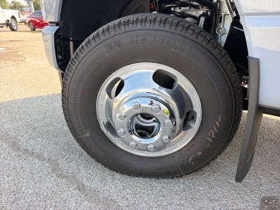 2027 Ford F-350 Super Duty Platinum
