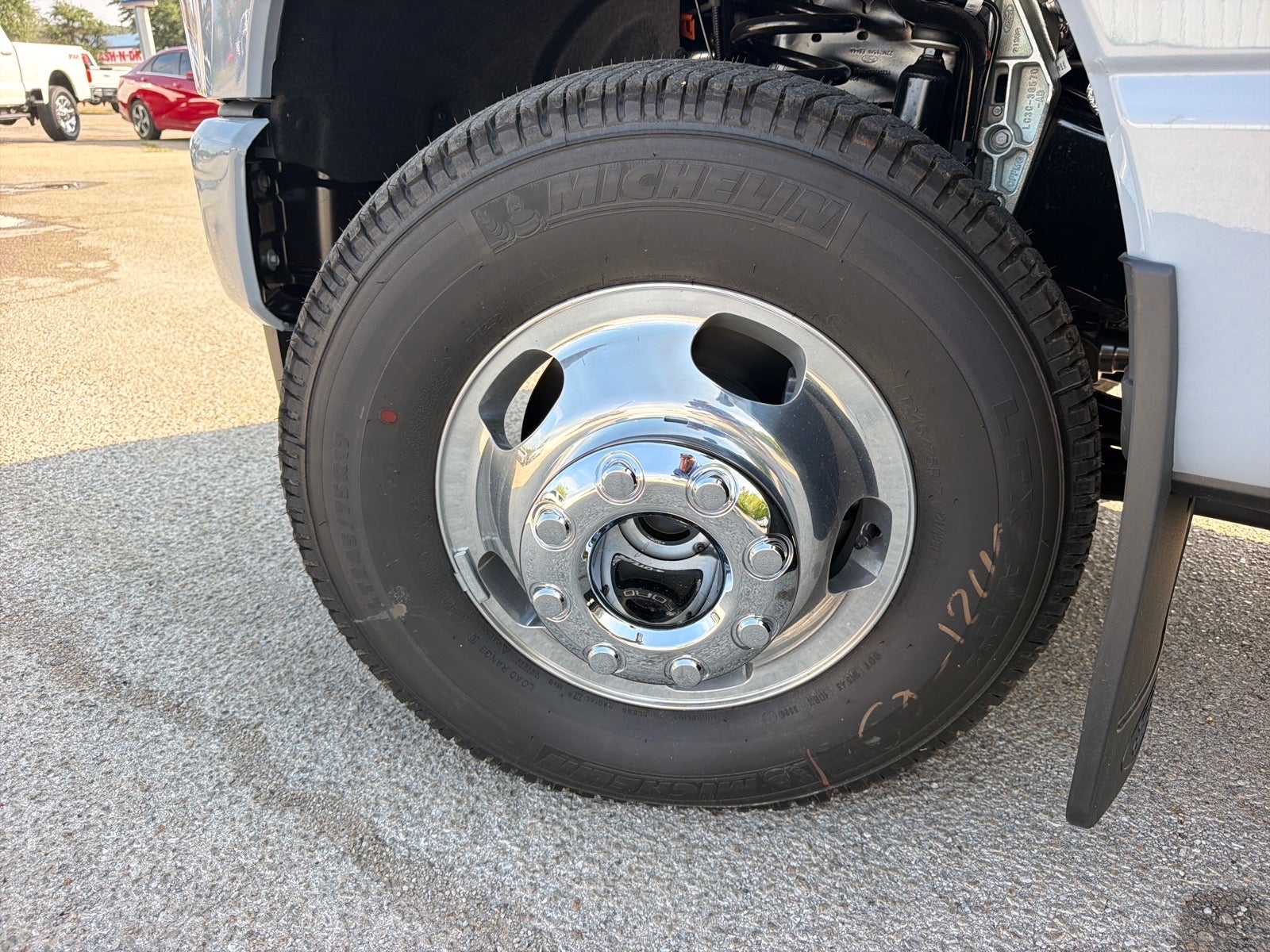 2027 Ford F-350 Super Duty Platinum