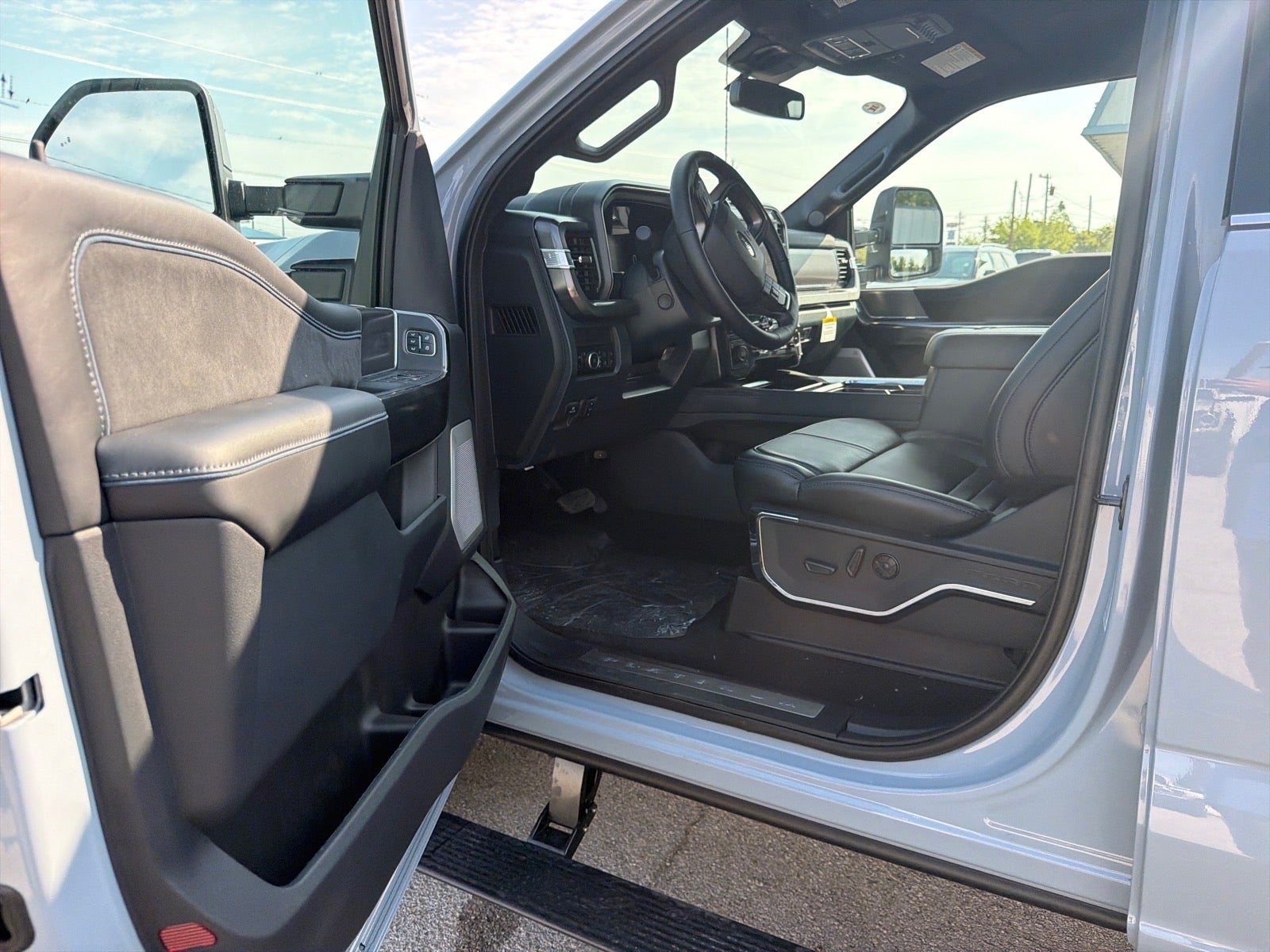 2027 Ford F-350 Super Duty Platinum