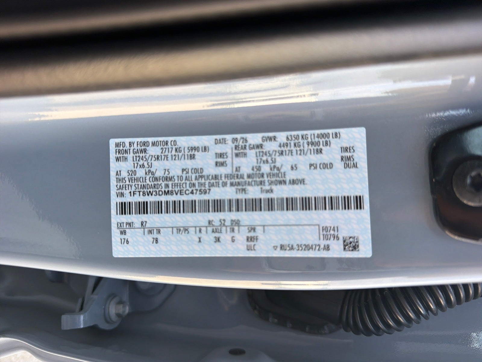 2027 Ford F-350 Super Duty Platinum