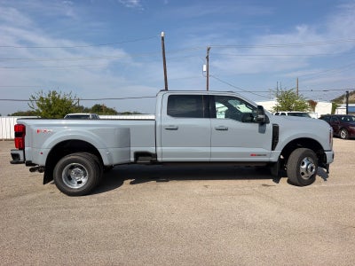 2027 Ford F-350 Super Duty Platinum