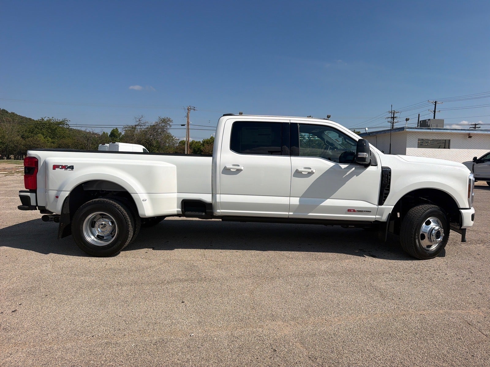 2027 Ford F-350 Super Duty Platinum
