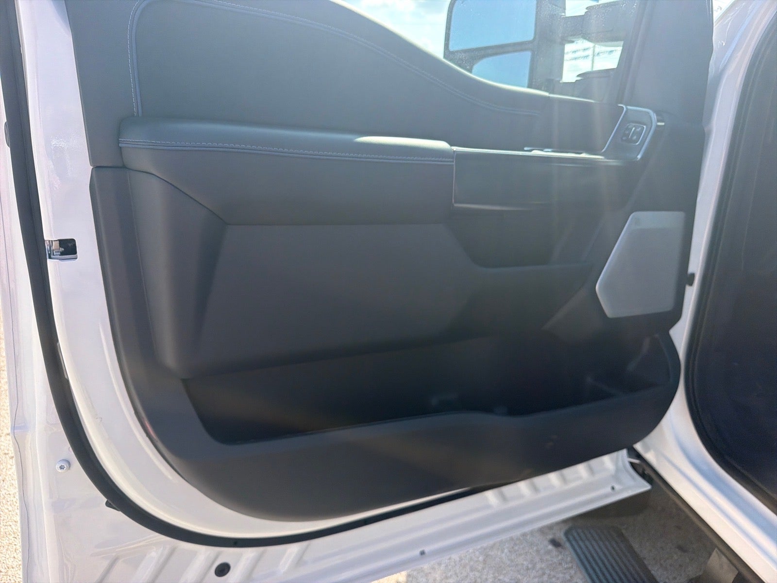 2027 Ford F-350 Super Duty Platinum