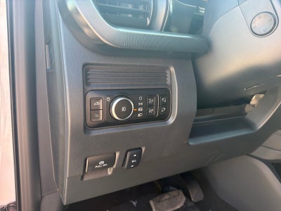2027 Ford F-350 Super Duty Platinum