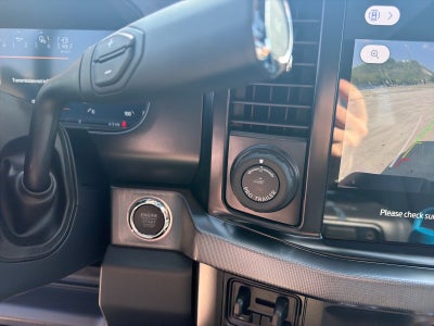 2027 Ford F-350 Super Duty Platinum