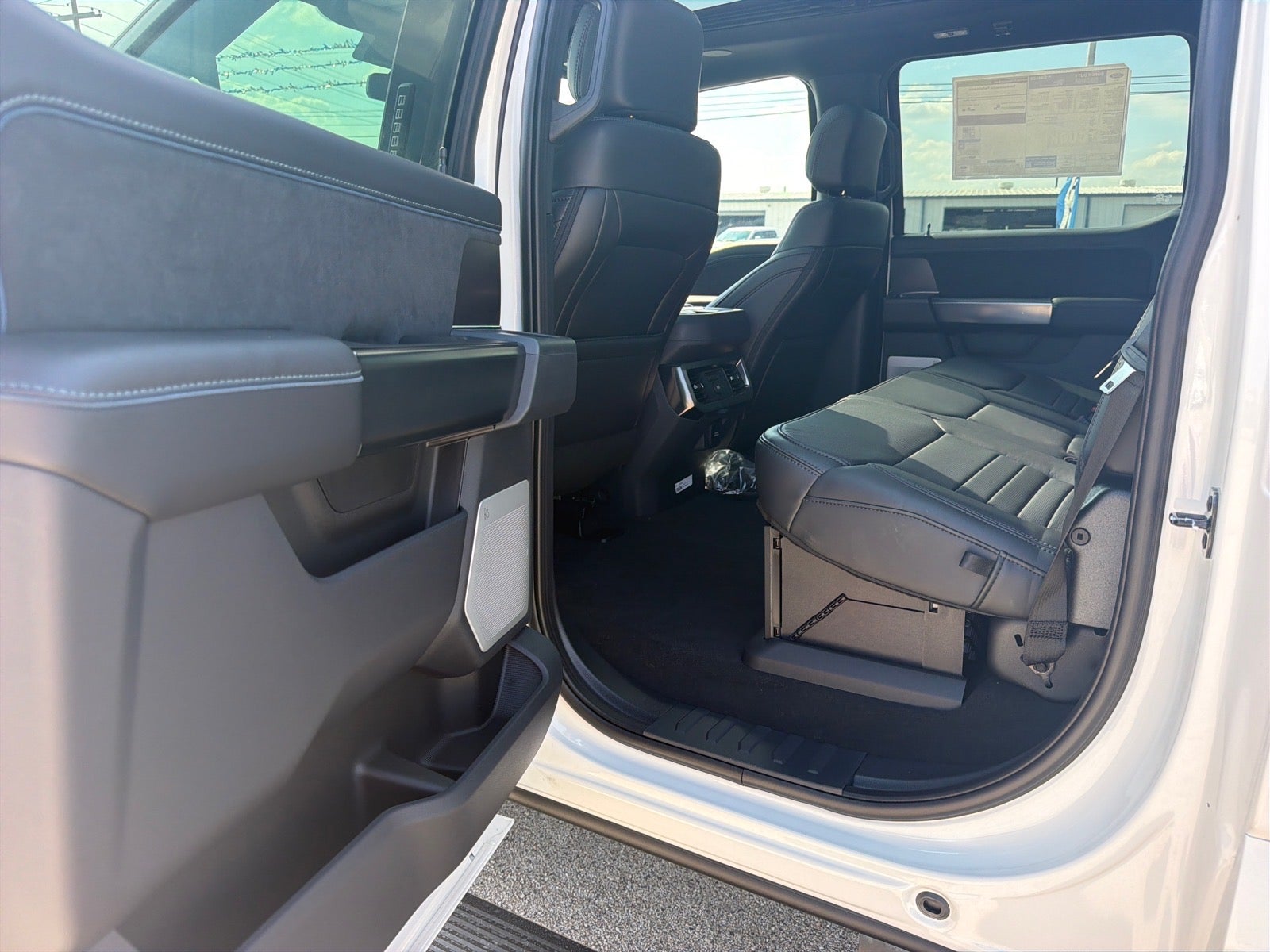 2027 Ford F-350 Super Duty Platinum