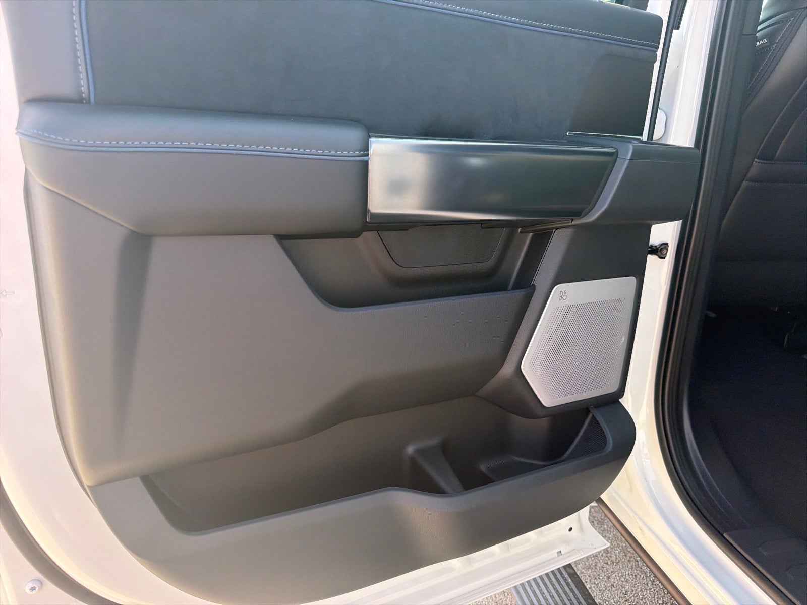 2027 Ford F-350 Super Duty Platinum