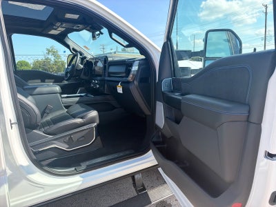 2027 Ford F-350 Super Duty Platinum