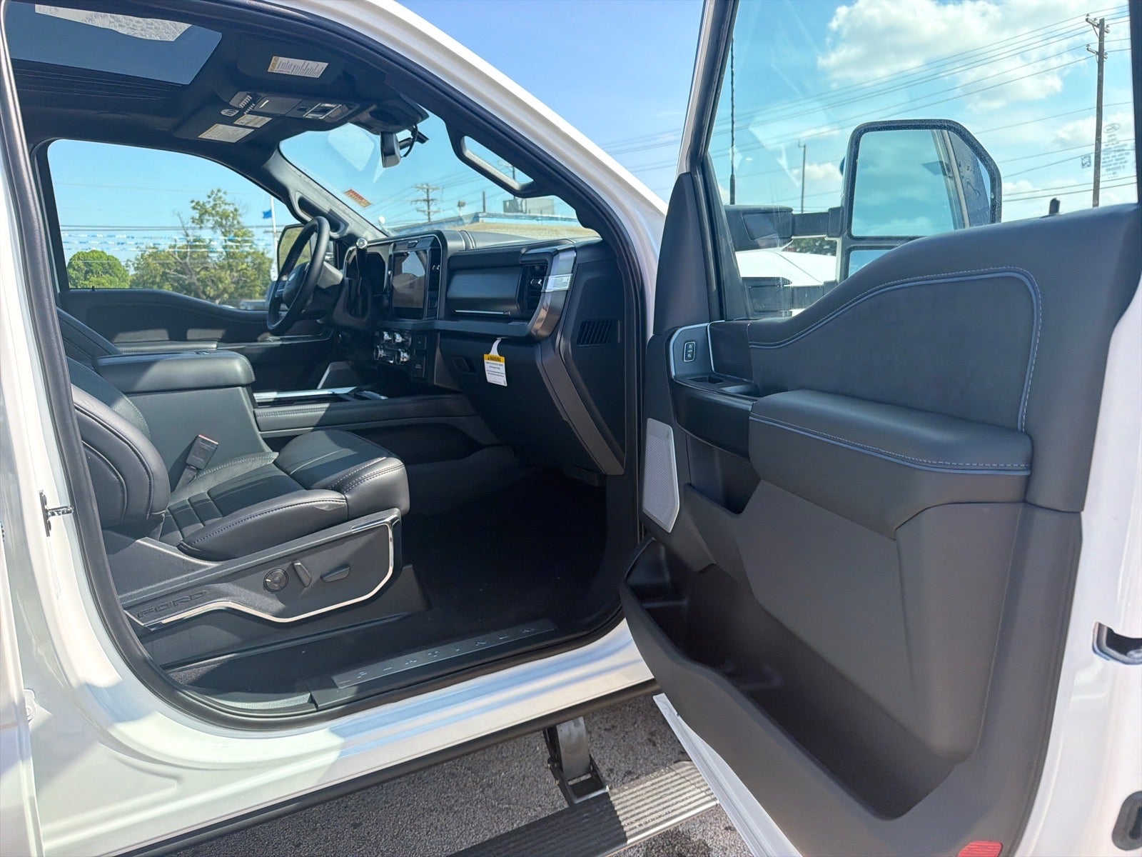 2027 Ford F-350 Super Duty Platinum