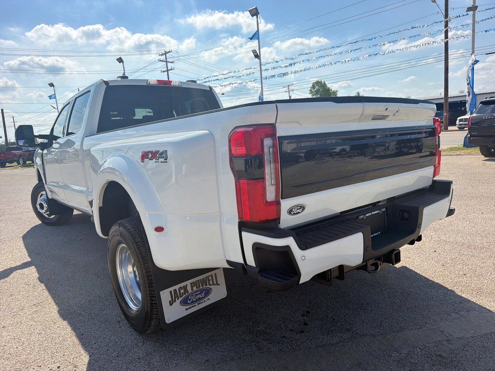 2027 Ford F-350 Super Duty Platinum