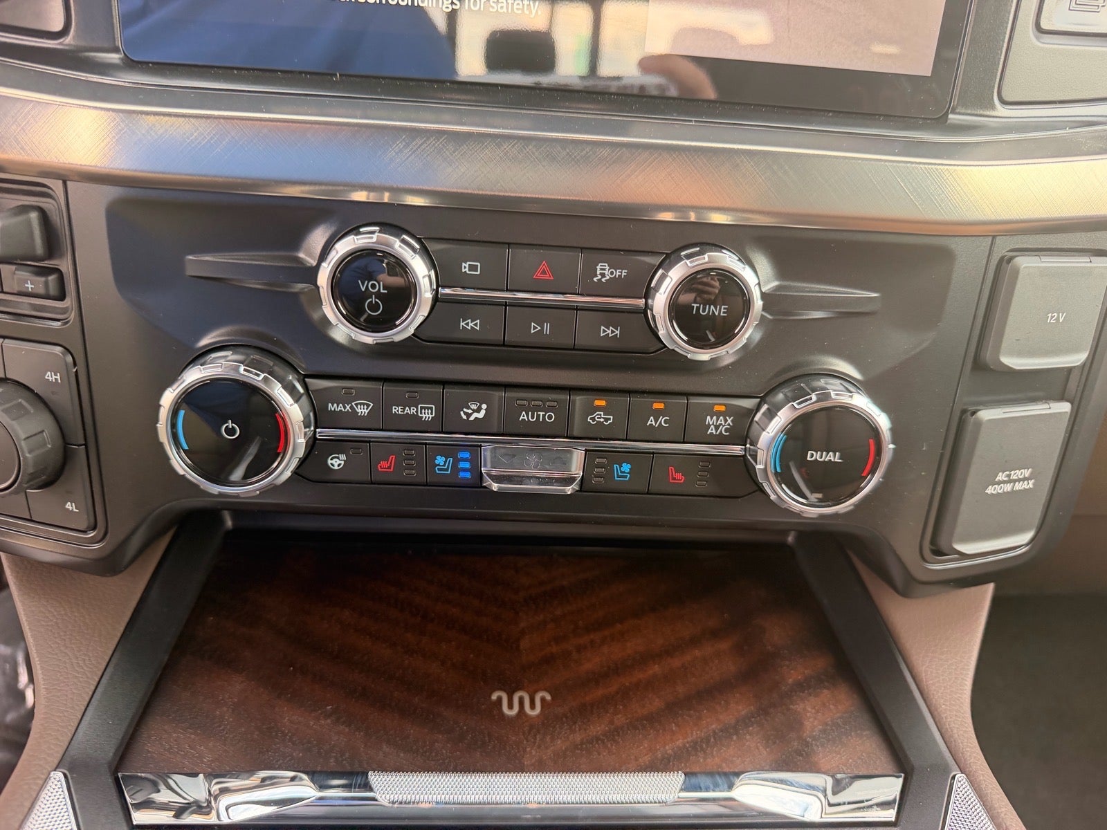 2027 Ford F-350 Super Duty King Ranch