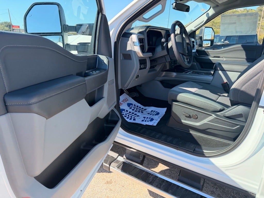 2026 Ford F-350 Super Duty XLT