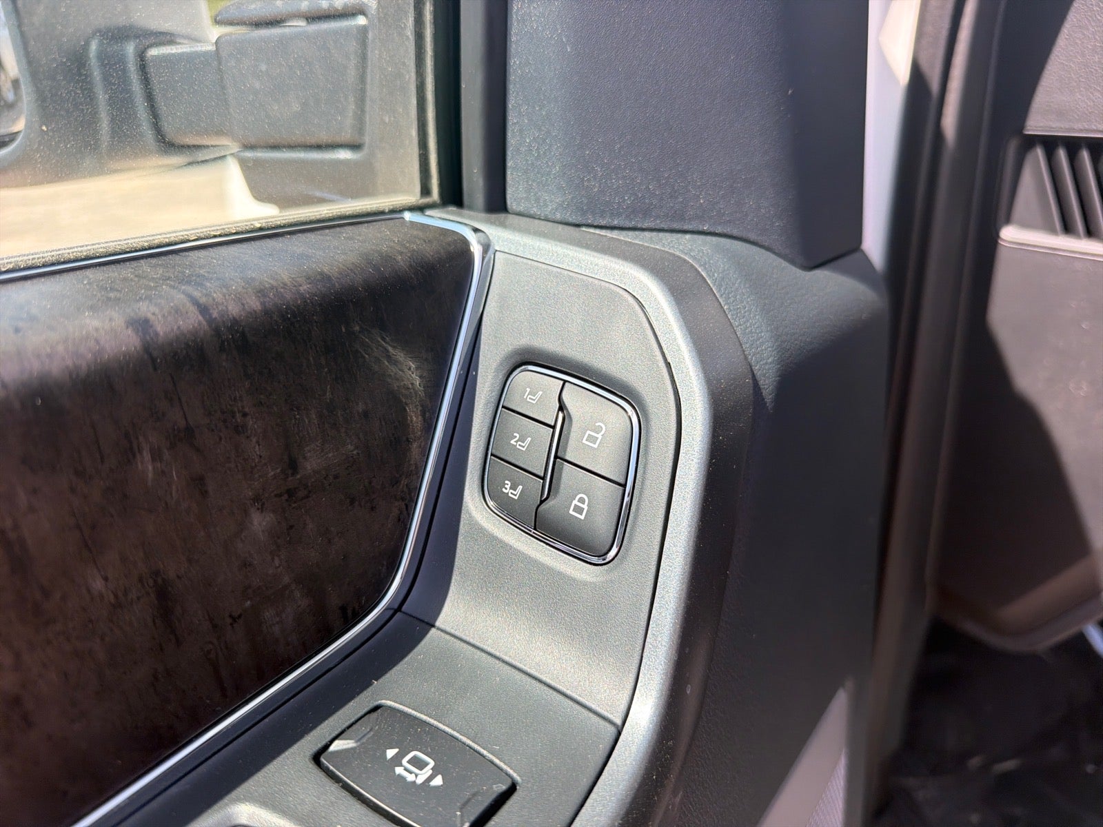 2026 Ford F-350 Super Duty Lariat