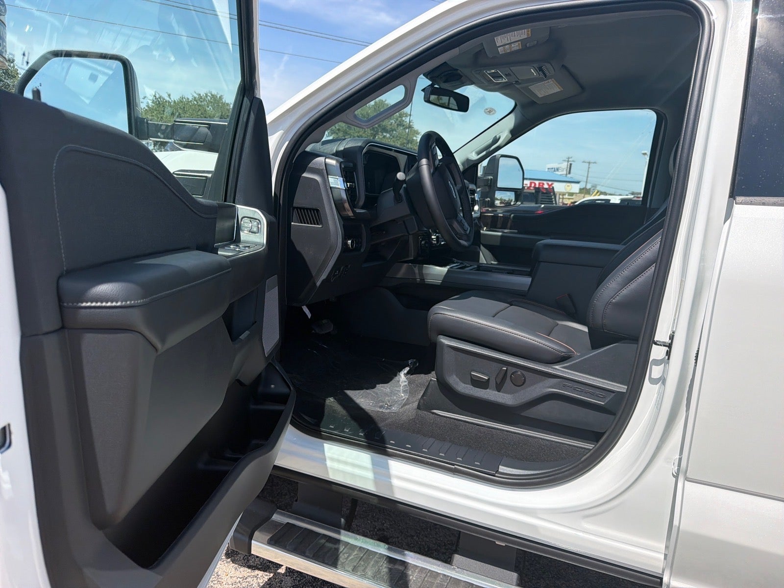 2026 Ford F-350 Super Duty Lariat