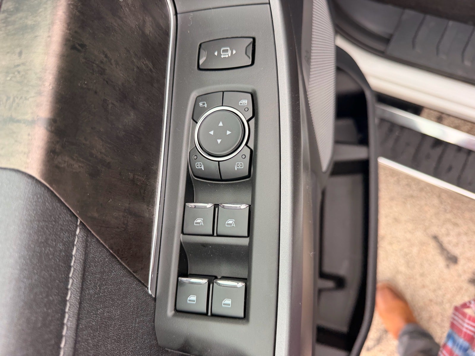 2026 Ford F-350 Super Duty Lariat