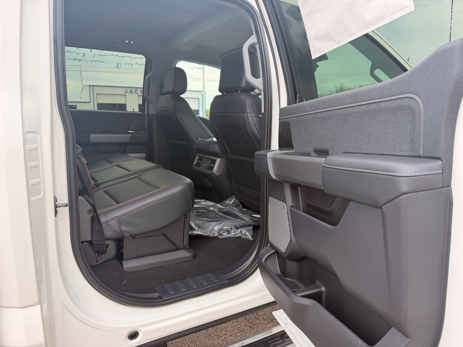 2026 Ford F-350 Super Duty Lariat