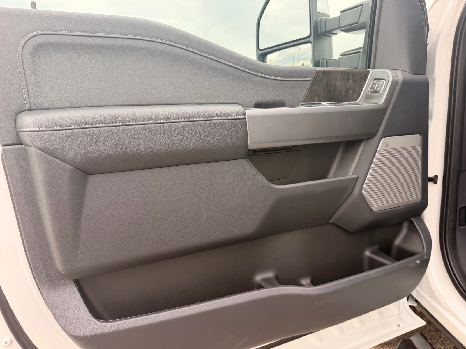 2026 Ford F-350 Super Duty Lariat