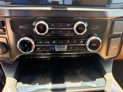 2026 Ford F-350 Super Duty Lariat