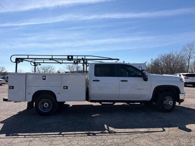 2022 Chevrolet Silverado 3500HD CC Work Truck