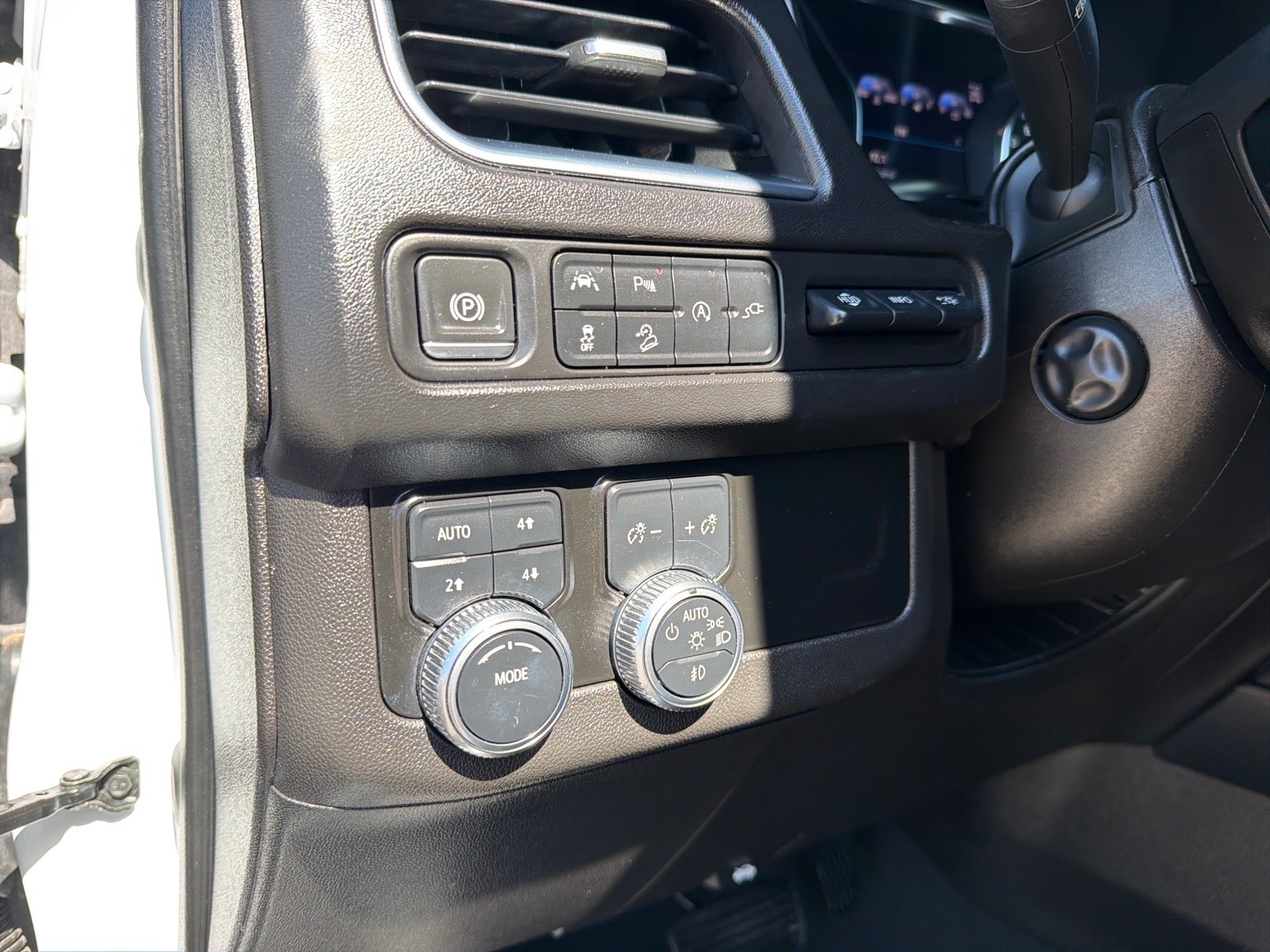 2021 GMC Yukon XL AT4