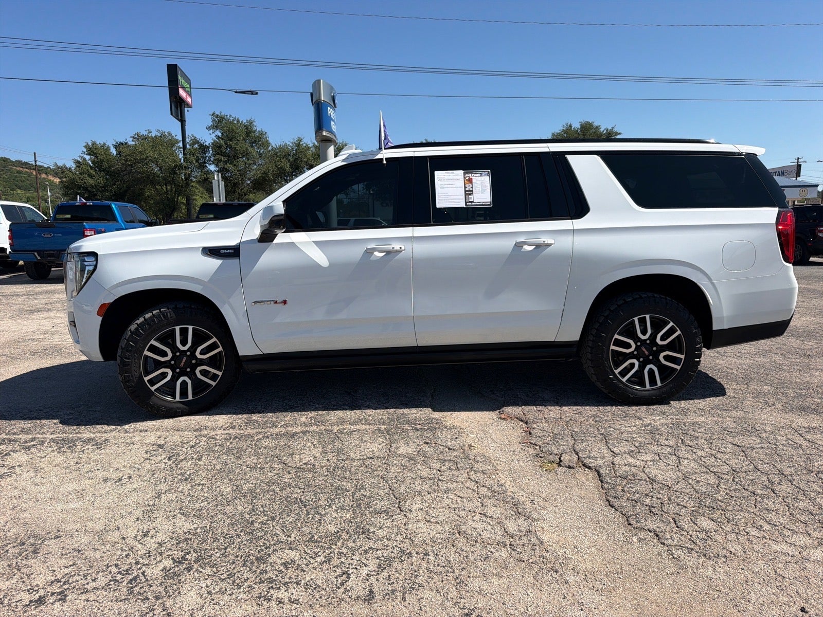 2021 GMC Yukon XL AT4