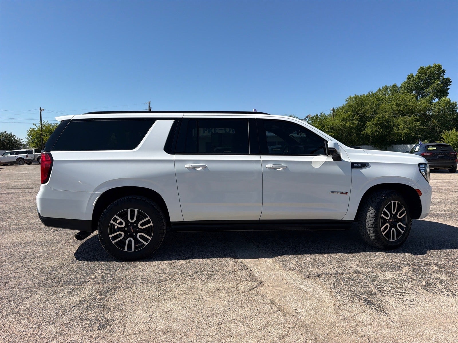 2021 GMC Yukon XL AT4