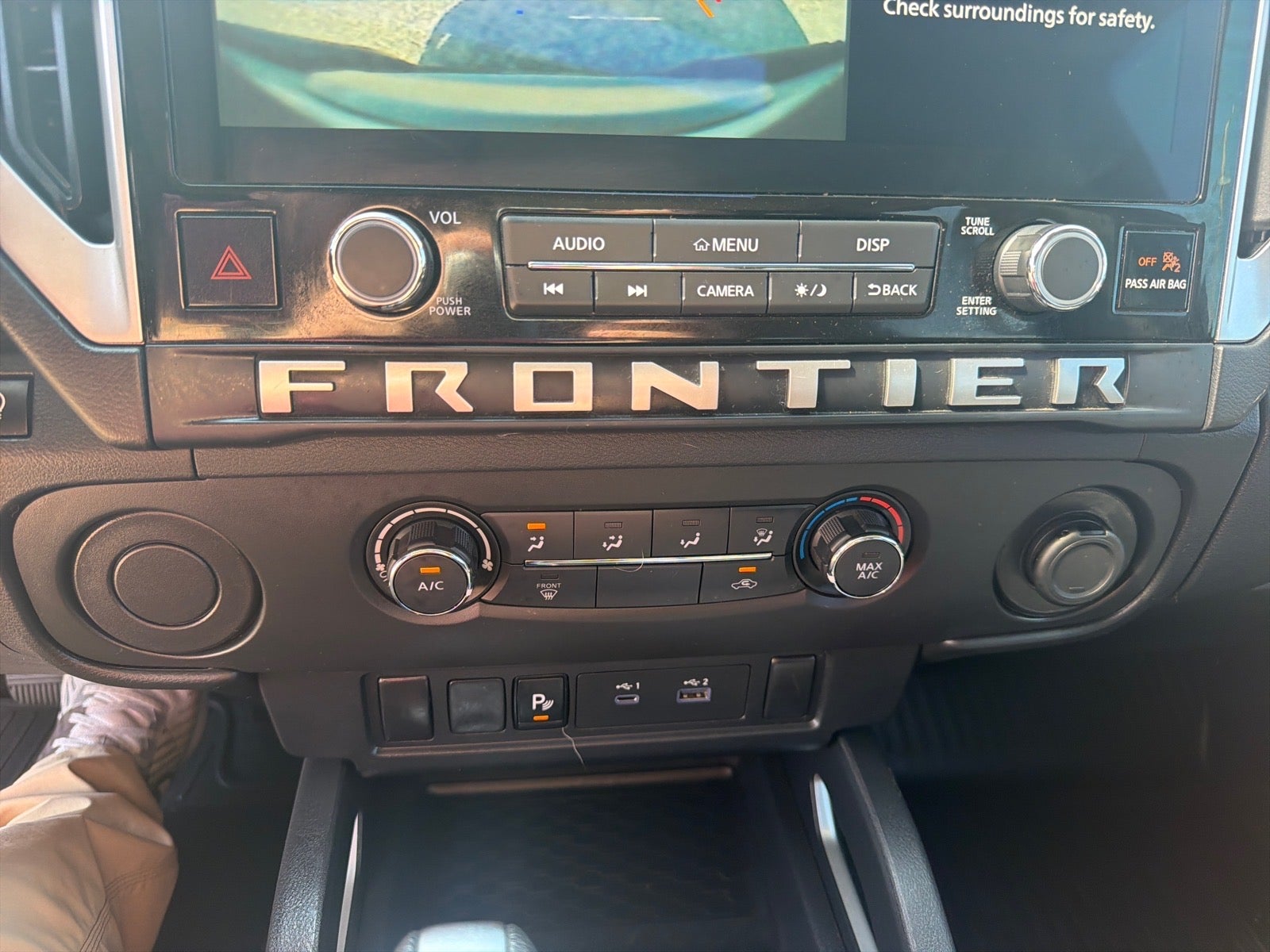 2025 Nissan Frontier SV