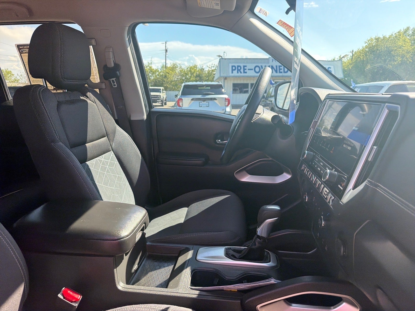 2025 Nissan Frontier SV