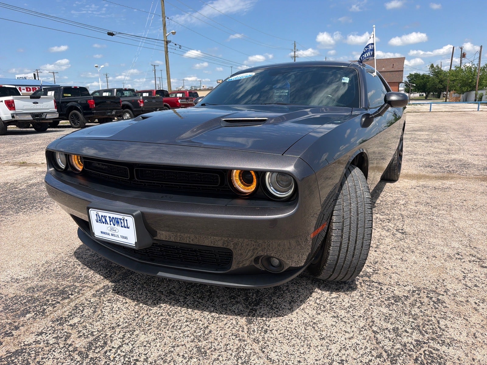 2022 Dodge Challenger SXT Auto's photo