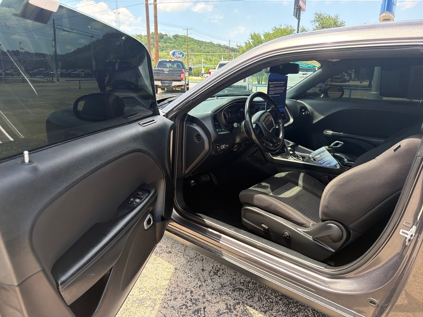 2022 Dodge Challenger SXT