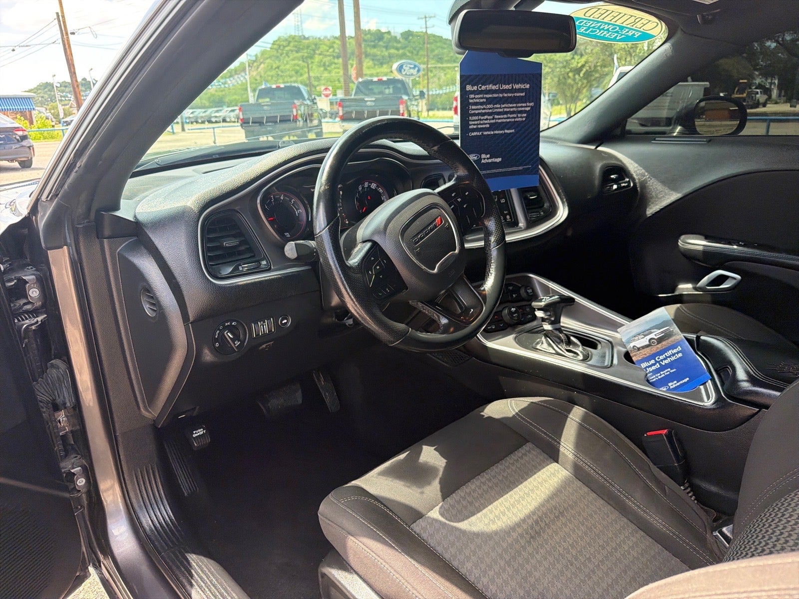 2022 Dodge Challenger SXT