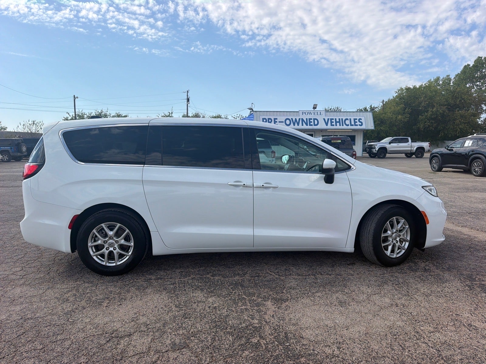 2023 Chrysler Pacifica Touring L