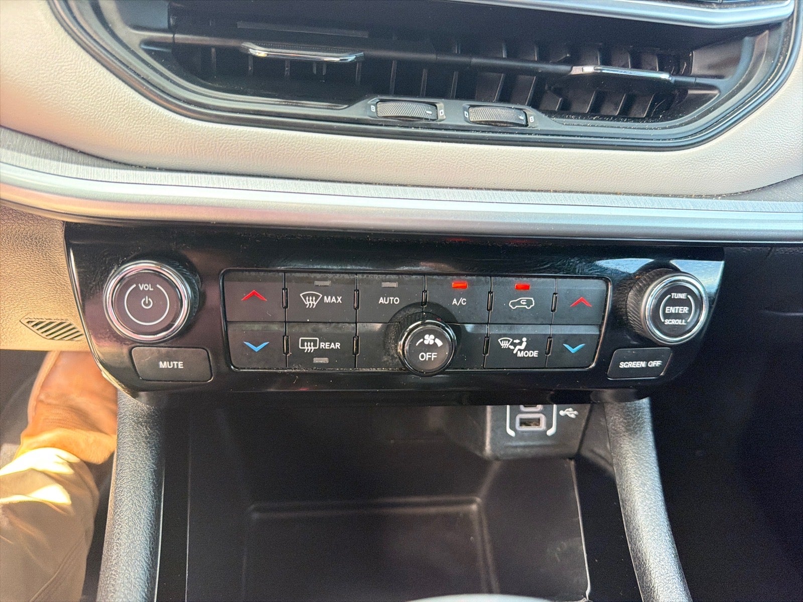 2025 Jeep Compass Limited - Photo 26
