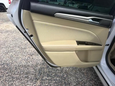 2016 Ford Fusion SE