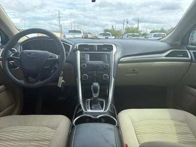 2016 Ford Fusion SE