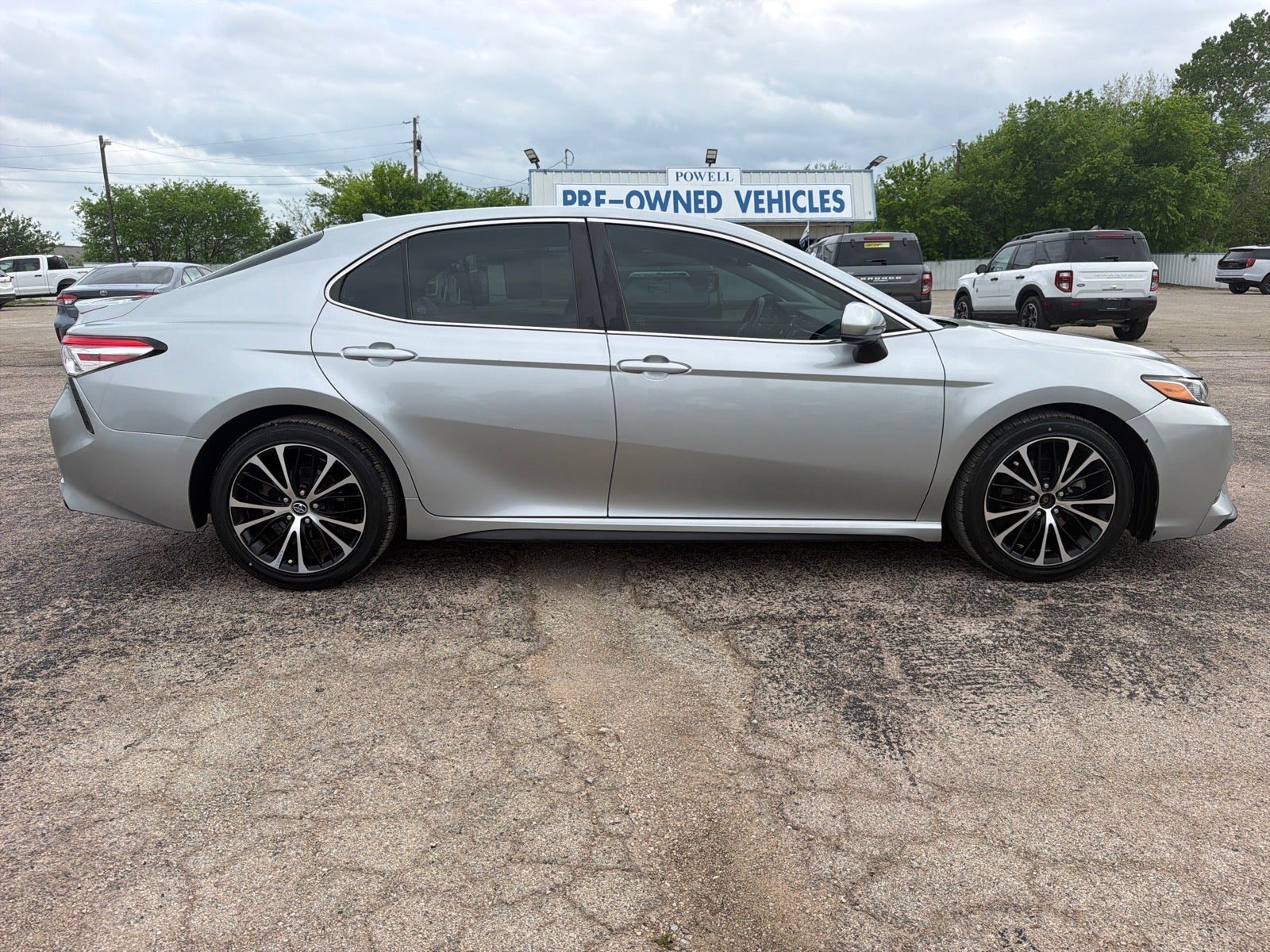 2020 Toyota Camry SE