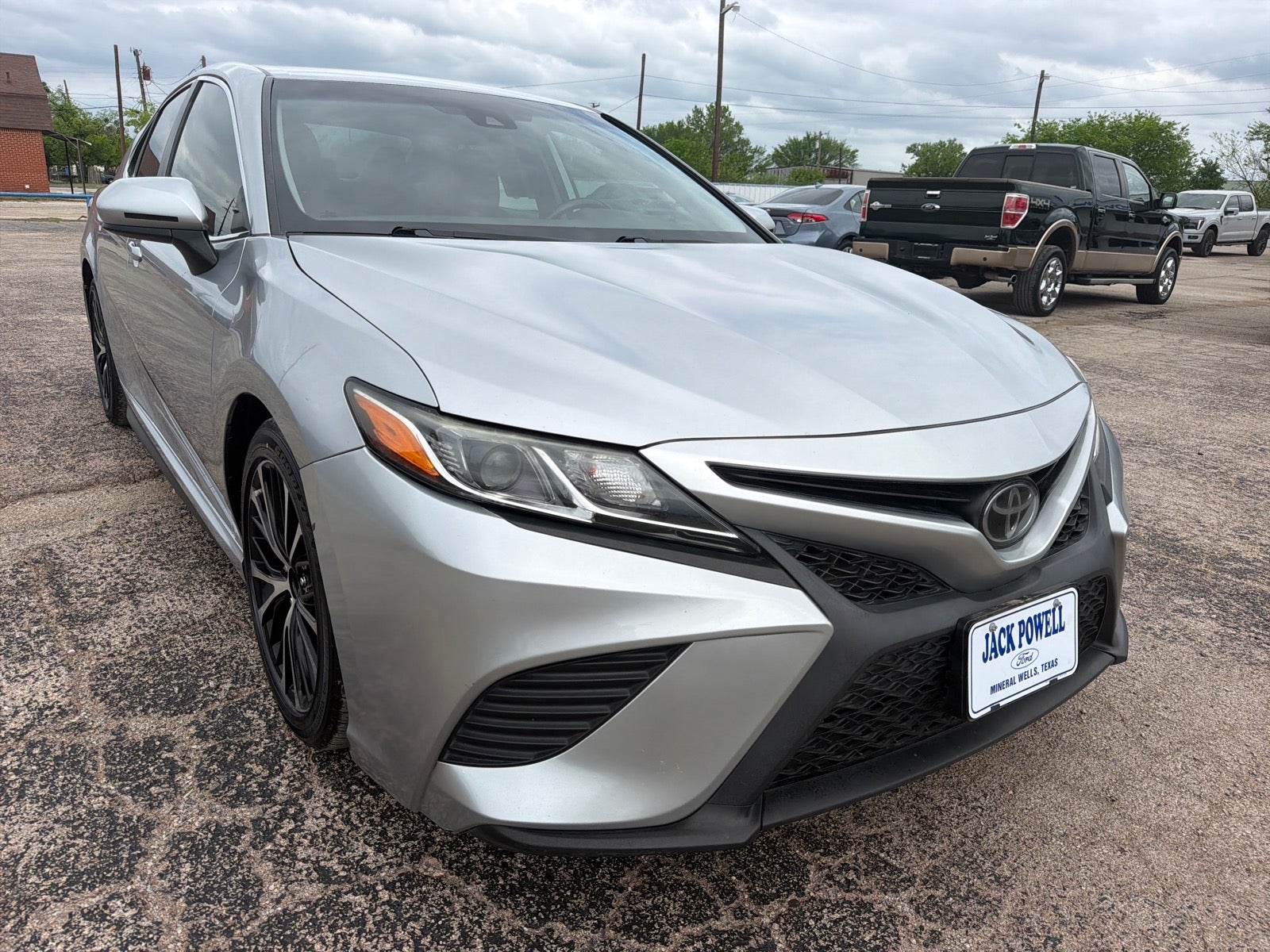 2020 Toyota Camry SE